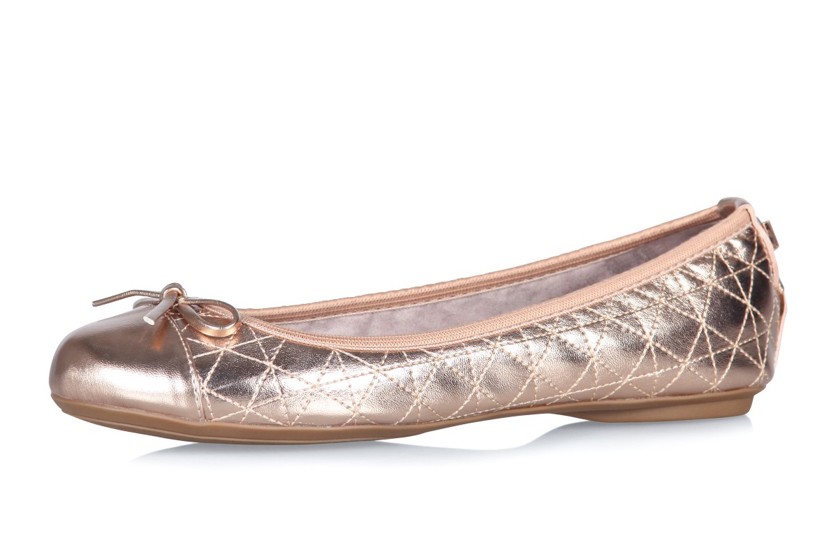 rose gold foams shoes